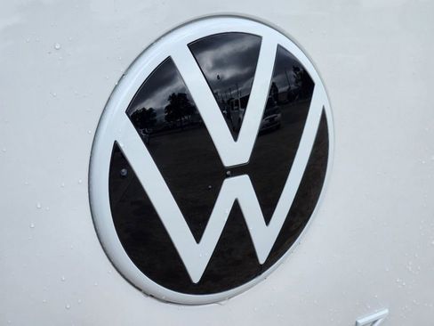 New 2025 Volkswagen ID. Buzz Pro S RWD image 7