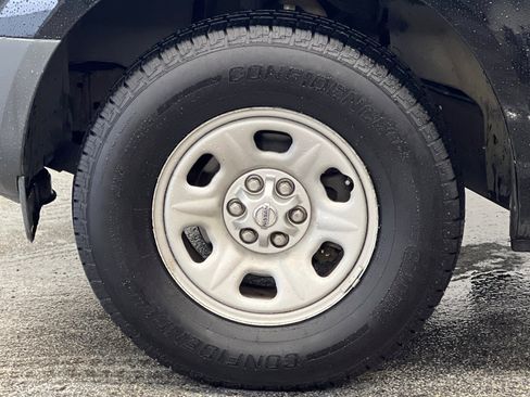 Used 2015 Nissan Frontier S image 21