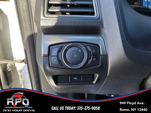 Used 2018 Ford Explorer XLT w/ XLT Technology Feature Bundle image 24