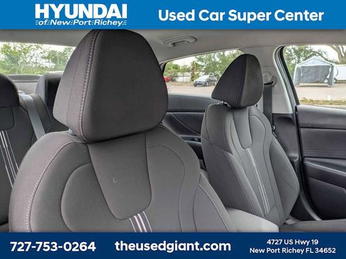Used 2023 Hyundai Elantra SEL image 6