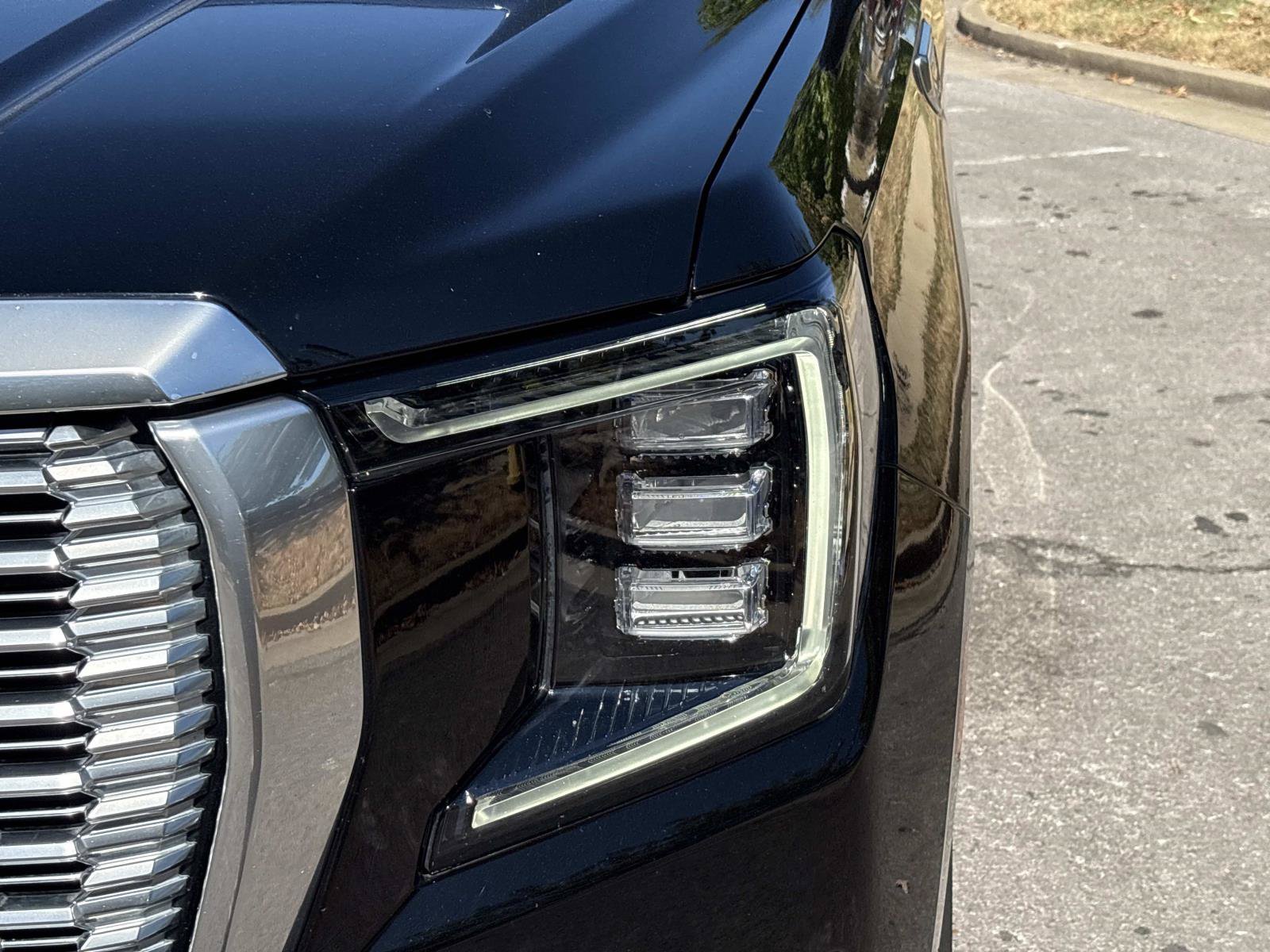 Used 2022 GMC Yukon Denali AWD/4WD image 12
