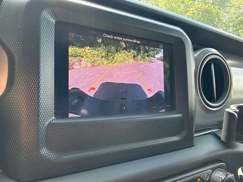 Used 2021 Jeep Gladiator Mojave AWD/4WD image 28