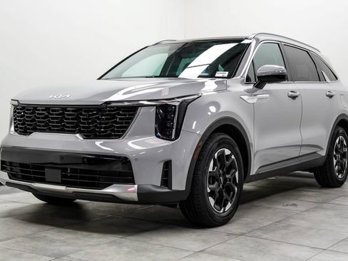 Used 2024 Kia Sorento S w/ Panoramic Sunroof Package FWD image 8