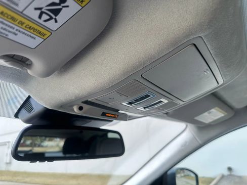 Used 2017 Jaguar F-PACE R-Sport image 44