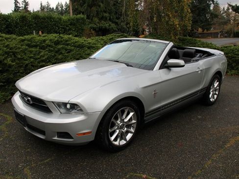 Used 2010 Ford Mustang Premium image 1