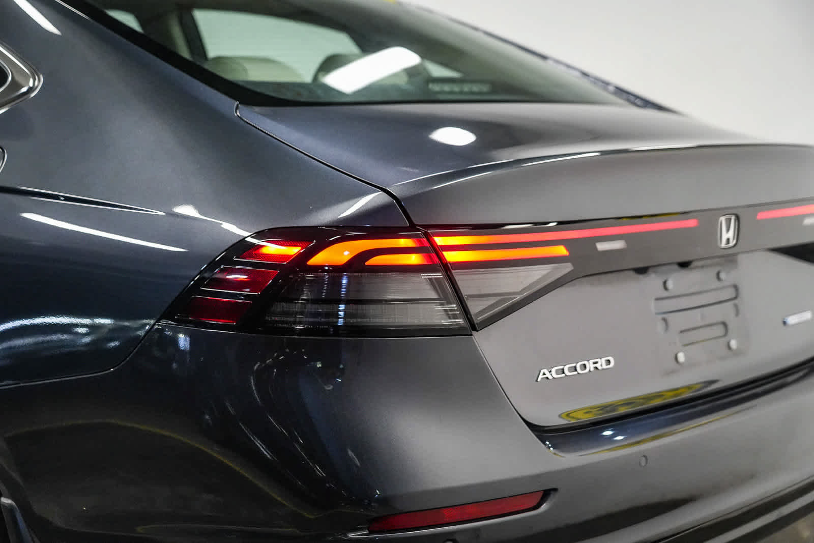 Used 2023 Honda Accord EX-L image 11