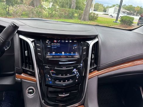 Used 2020 Cadillac Escalade 2WD image 66