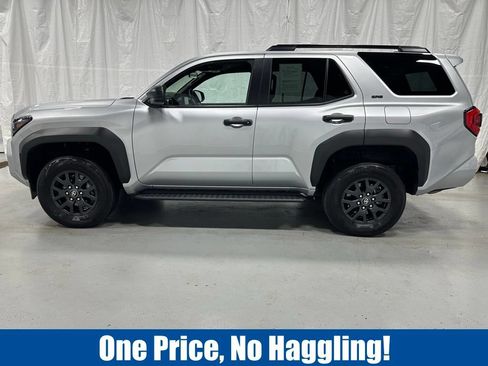 Used 2025 Toyota 4Runner SR5 AWD/4WD image 4