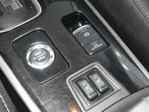 Used 2020 Mitsubishi Outlander SE image 38