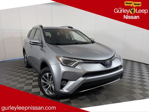 Used 2017 Toyota RAV4 XLE AWD/4WD image 1
