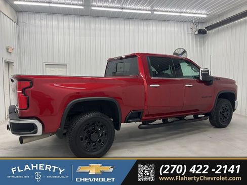 Used 2025 Chevrolet Silverado 2500 LTZ w/ LTZ Convenience Package image 2