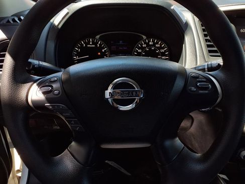 Used 2020 Nissan Pathfinder S FWD image 13