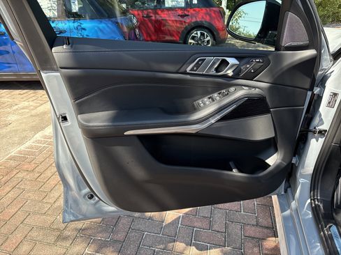 Used 2026 BMW X7 xDrive40i w/ M Sport Package AWD/4WD image 14