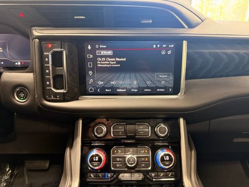 Used 2023 GMC Yukon Denali AWD/4WD image 40