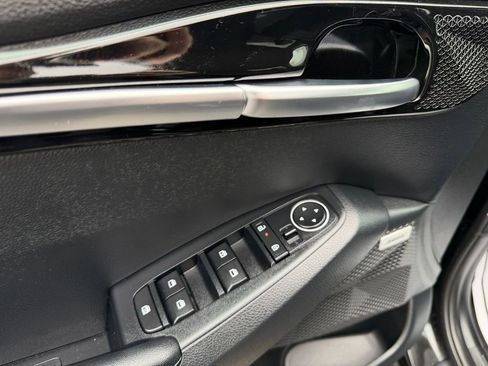 Certified 2025 Kia Seltos SX AWD/4WD image 11