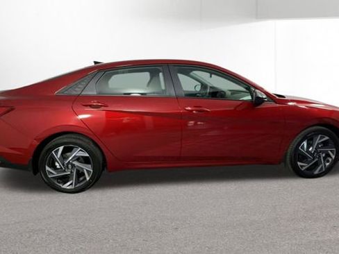 Used 2025 Hyundai Elantra Sport FWD image 10