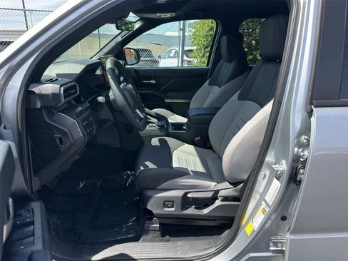 Used 2025 Toyota Tacoma TRD Off-Road image 11