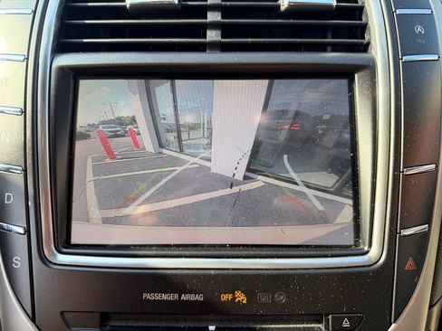 Used 2019 Lincoln Nautilus Reserve FWD image 5