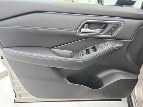 Used 2026 Nissan Rogue Platinum w/ Platinum Premium Package AWD/4WD image 34