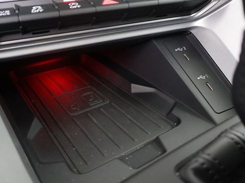 Certified 2025 Audi Q3 2.0T Premium Plus w/ Premium Plus Package image 5