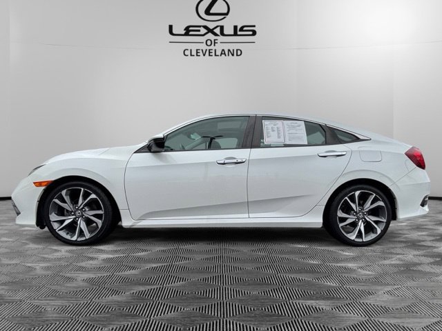 Used 2019 Honda Civic Touring image 3