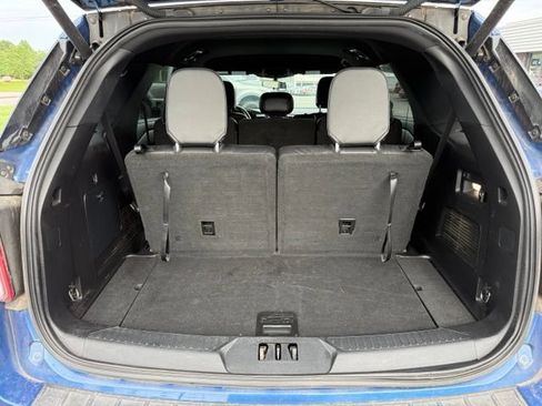 Used 2020 Ford Explorer XLT w/ Equipment Group 202A AWD/4WD image 14