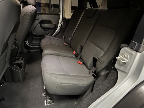 Used 2022 Jeep Wrangler Unlimited Sport image 37