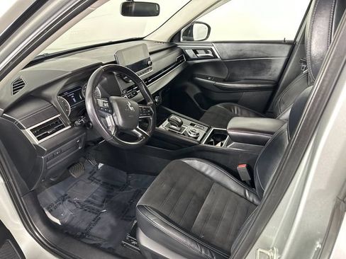 Used 2022 Mitsubishi Outlander SE AWD/4WD image 3