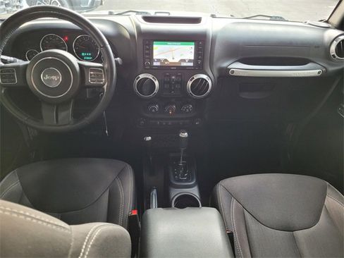 Certified 2015 Jeep Wrangler Unlimited Rubicon w/ Connectivity Group image 6