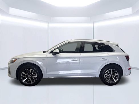 Used 2023 Audi Q5 2.0T Premium Plus w/ Premium Plus Package AWD/4WD image 2