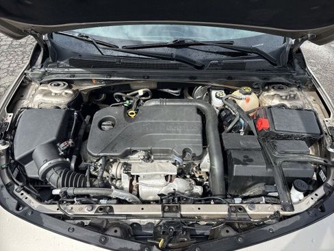 Certified 2022 Chevrolet Malibu LT w/ Leather Package image 17