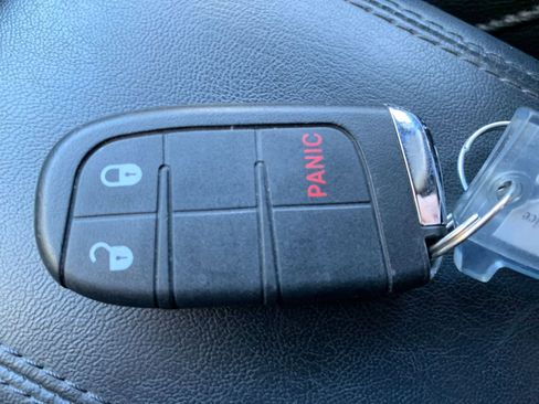 Used 2025 Jeep Compass Trailhawk image 22