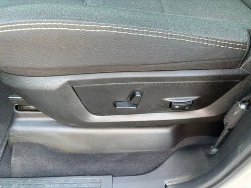 Certified 2025 RAM 2500 Big Horn AWD/4WD image 17