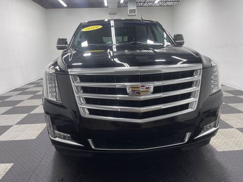 Used 2019 Cadillac Escalade Luxury image 7