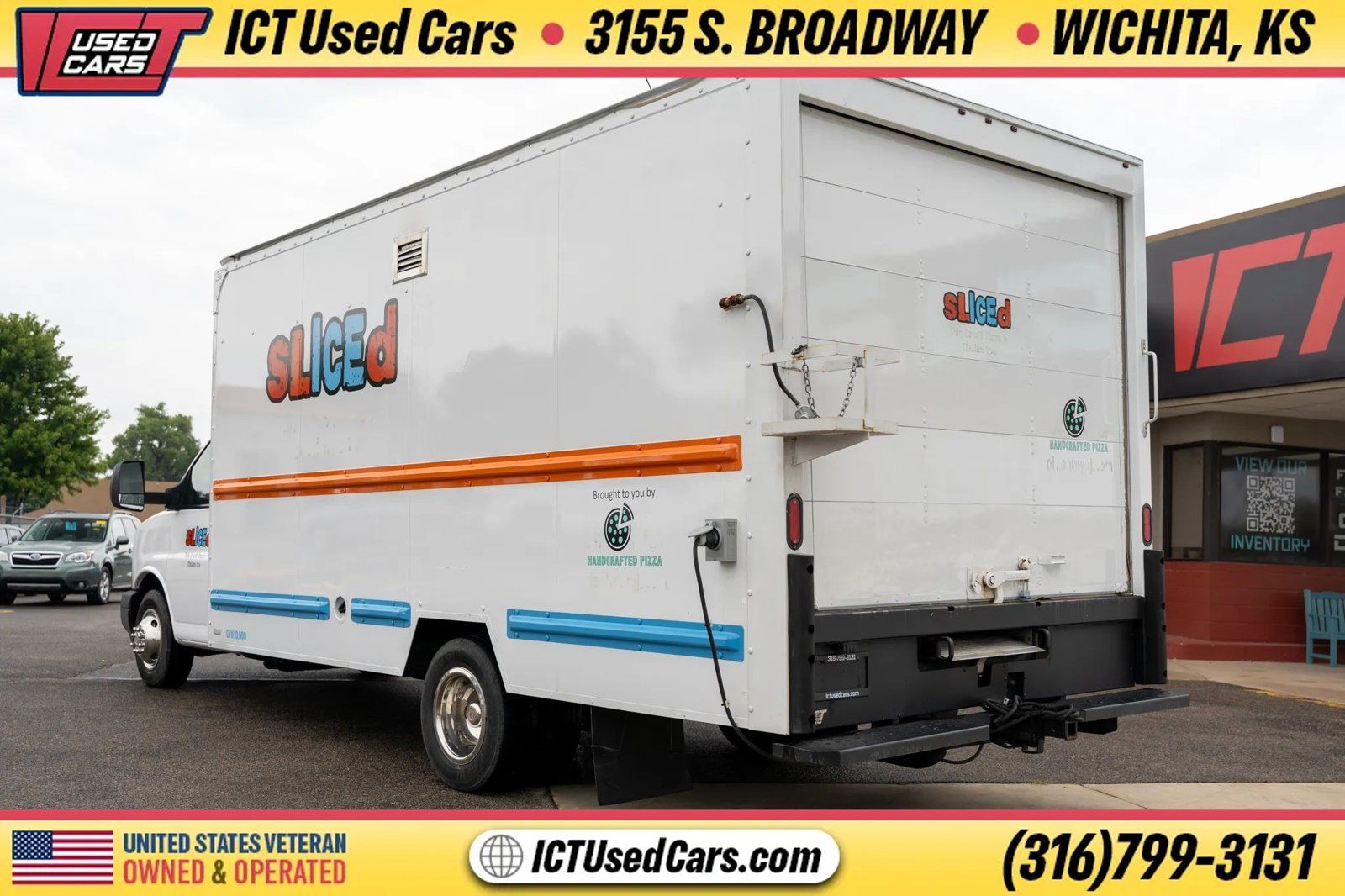 Used 2018 GMC Savana 3500 Extended w/ Driver Convenience Package RWD image 3