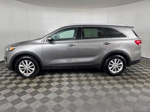 Used 2017 Kia Sorento FWD w/ LX Convenience Package image 7
