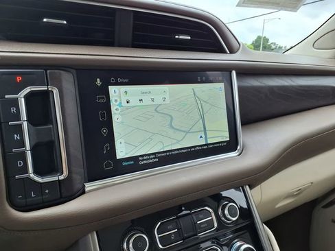 Used 2023 GMC Yukon Denali RWD image 32
