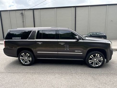 Used 2018 GMC Yukon XL Denali w/ Denali Ultimate Package AWD/4WD image 2