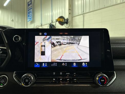 Used 2023 Chevrolet Colorado Trail Boss w/ Technology Package AWD/4WD image 20