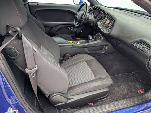 Used 2022 Dodge Challenger SXT w/ Driver Convenience Group AWD/4WD image 16