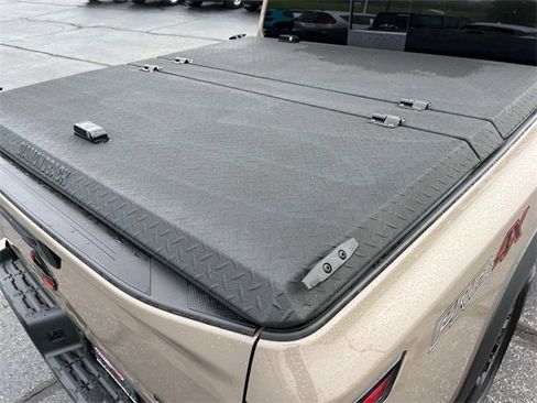 Used 2024 Nissan Frontier PRO-4X w/ Off-Road Protection Package image 5