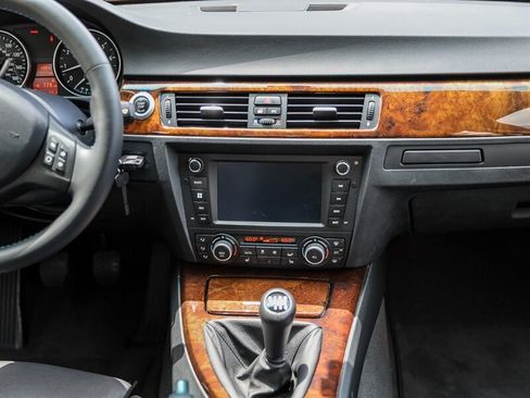 Used 2006 BMW 330i Sedan RWD image 18