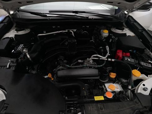 Used 2025 Subaru Outback Premium AWD/4WD image 3