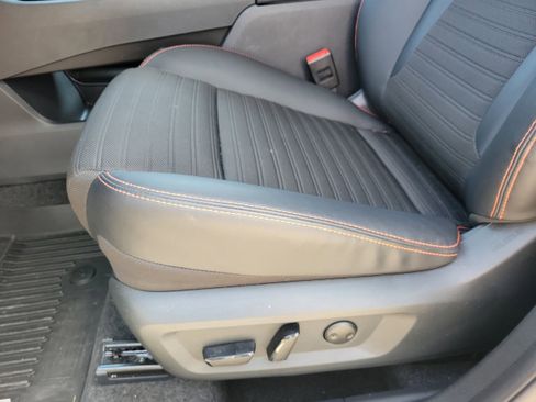 Certified 2025 Nissan Rogue SV image 15