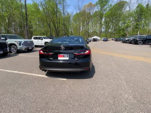 Used 2025 Toyota Camry SE FWD image 10