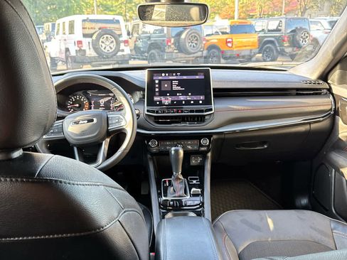 Used 2023 Jeep Compass Trailhawk image 30