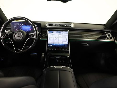 Used 2022 Mercedes-Benz S 500 4MATIC w/ AMG Line Package image 34