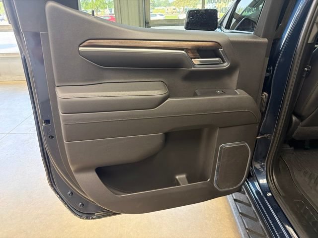 Used 2022 Chevrolet Silverado 1500 RST w/ Convenience Package II AWD/4WD image 28