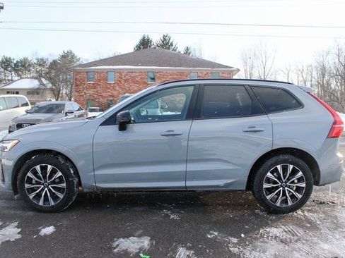 Used 2025 Volvo XC60 B5 Plus image 5
