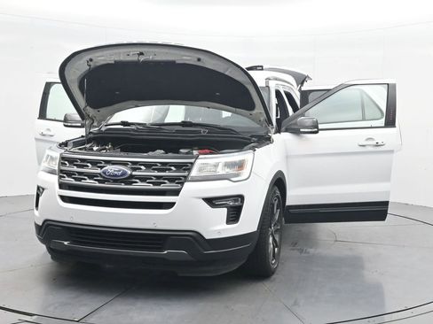 Used 2018 Ford Explorer XLT w/ Equipment Group 202A FWD image 43